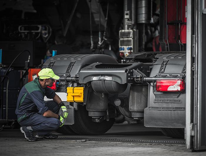 Heavy Equipment Repair: Fleet Truck Repair | M & R Mechanical Services - heavy-truck--content-2