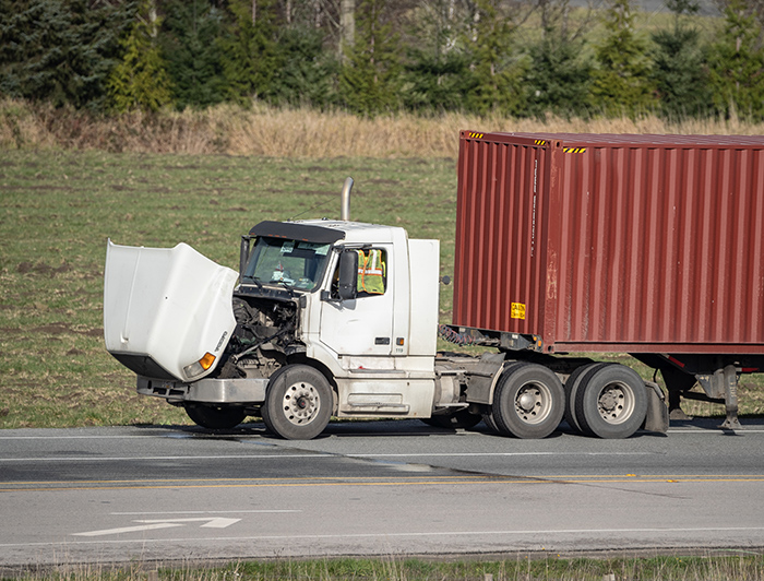 Semi Truck Repair: Semi Truck Service Redford, MI | M & R Mechanical - semi-truck-repair-emergency-repair-01